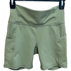 Fabletics Oasis 6” shorts. Size small